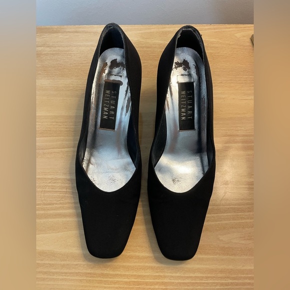 Stuart Weitzman women’s black fabric heels with leather soles size 6 1/2 B - Picture 2 of 10
